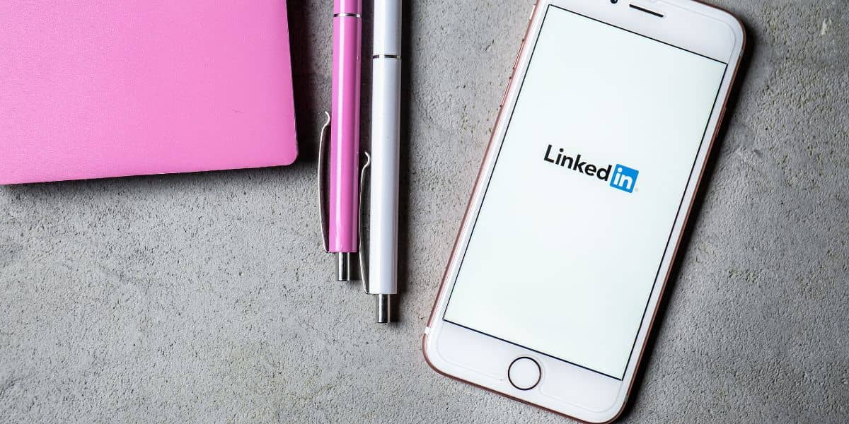 how-to-use-hashtags-on-linkedin-header